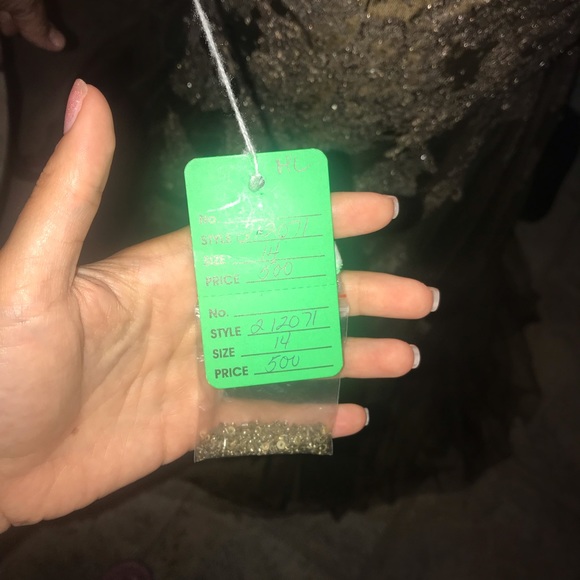 Dress - Picture 3 of 4